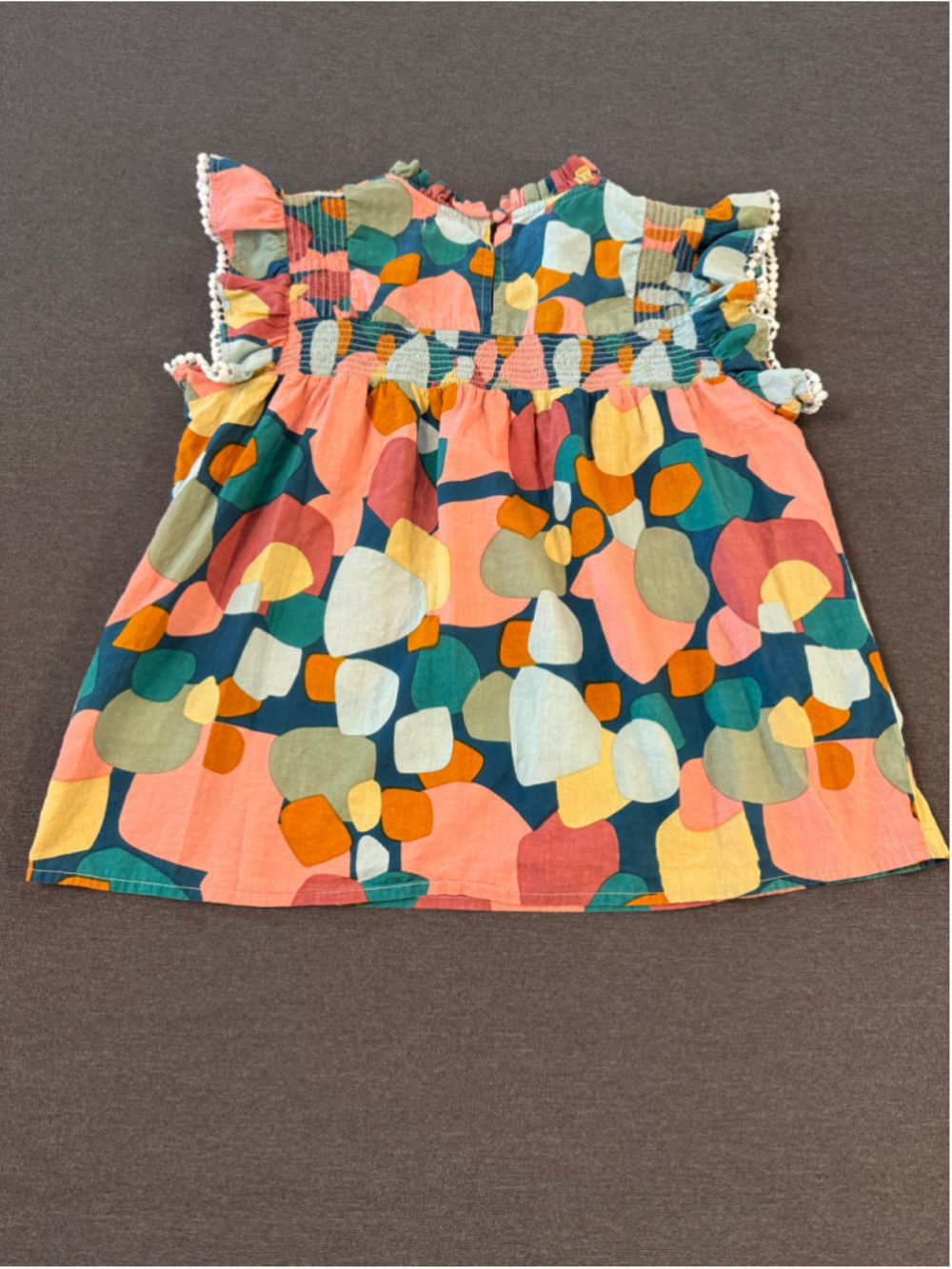 THML Abstract Geometric Ruffle Neck Flutter Sleeve Top Small Excellent Condition - Picture 3 of 7